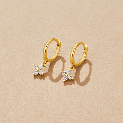 Aria™ | Boucles d’oreilles pendantes trèfle élégant